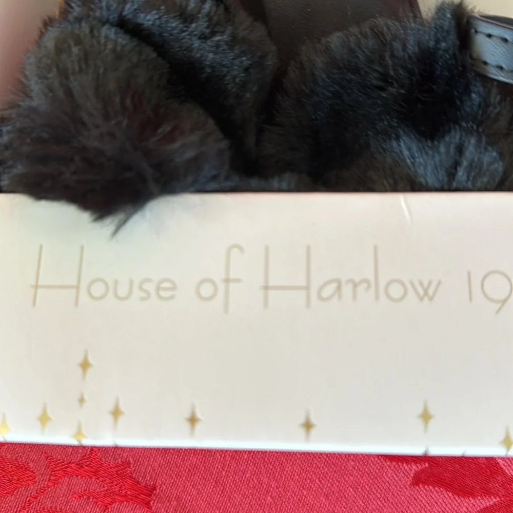 2 Pieces Faux Fur Gloves and Wristlet Set. NWT/ NIB